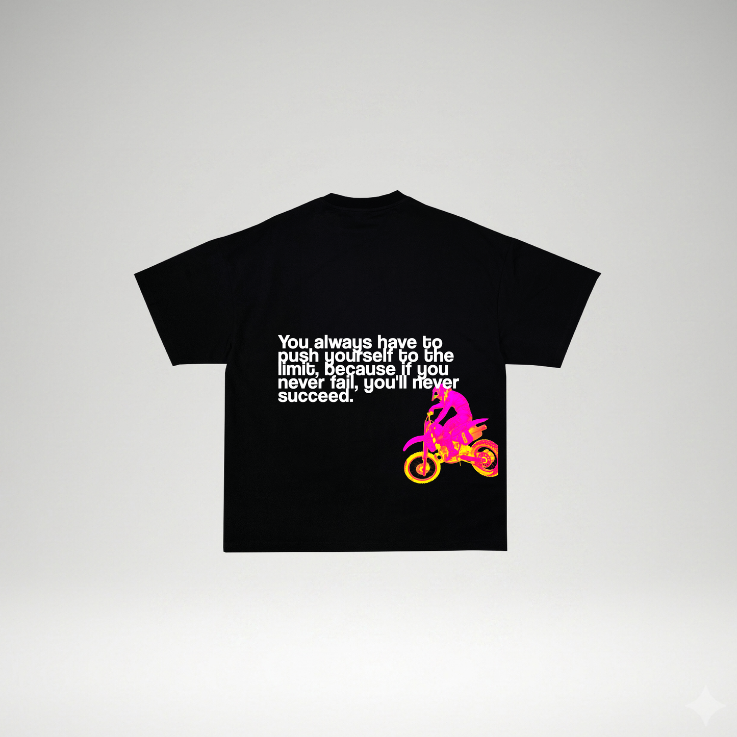 camiseta negra-OVER THE LIMT-regular fit